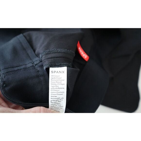 SPANX 20370R Women's Sz L Classic Black Polished 6" On-The-Go Stretch Shorts - Picture 4 of 8